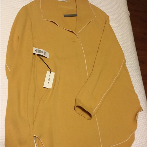 BNWT aritzia babaton rena blouse/shirt - Picture 3 of 4